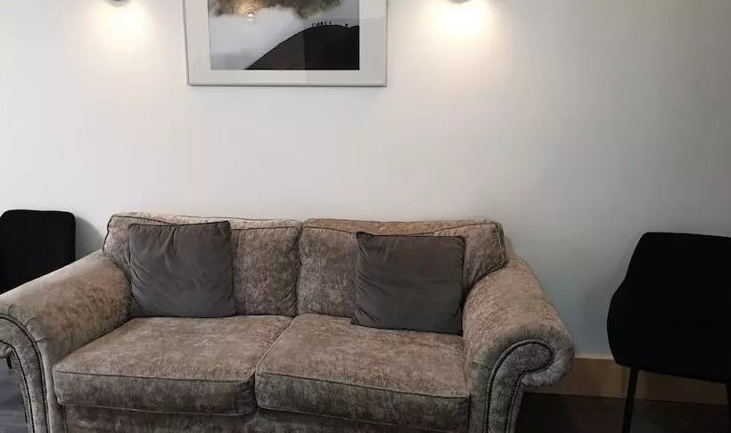 اقامتگاه Stunning 6 Bed House In London