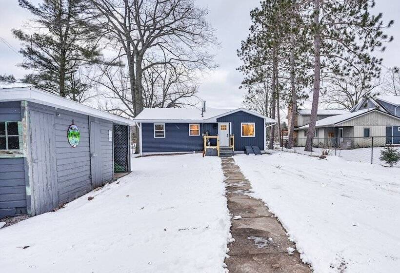 Riverfront Michigan Cottage W/ Fire Pit & Kayaks!