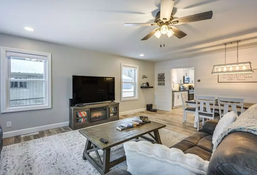 Riverfront Michigan Cottage W/ Fire Pit & Kayaks!