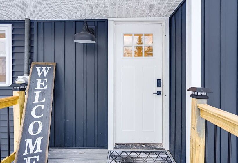 Riverfront Michigan Cottage W/ Fire Pit & Kayaks!