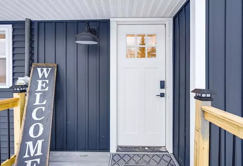 Riverfront Michigan Cottage W/ Fire Pit & Kayaks!