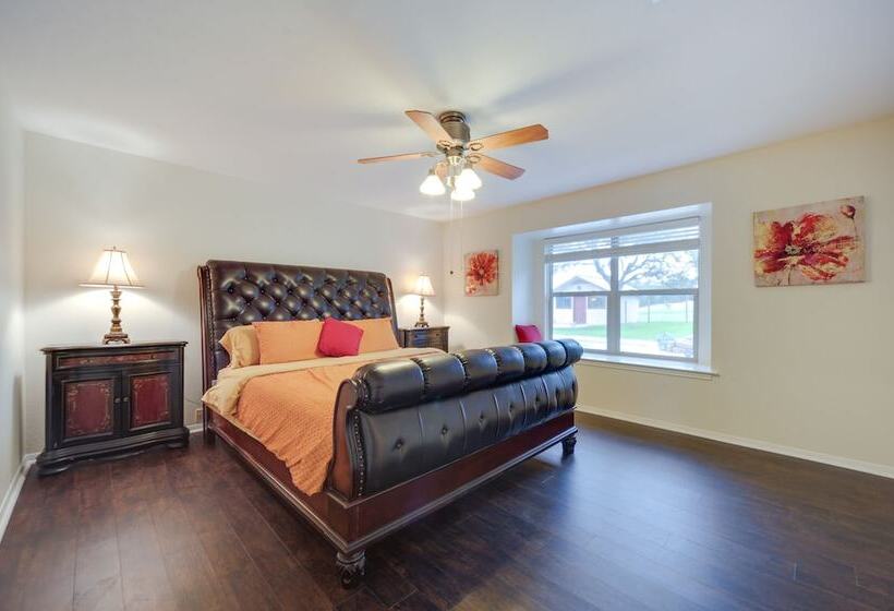 Southwest Austin Home W/ Pool, 13 Mi To Downtown!