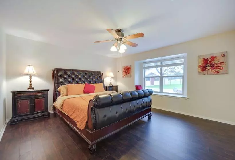 Southwest Austin Home W/ Pool, 13 Mi To Downtown!