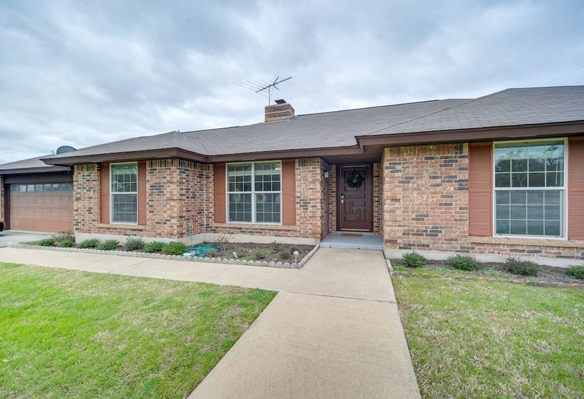Southwest Austin Home W/ Pool, 13 Mi To Downtown!