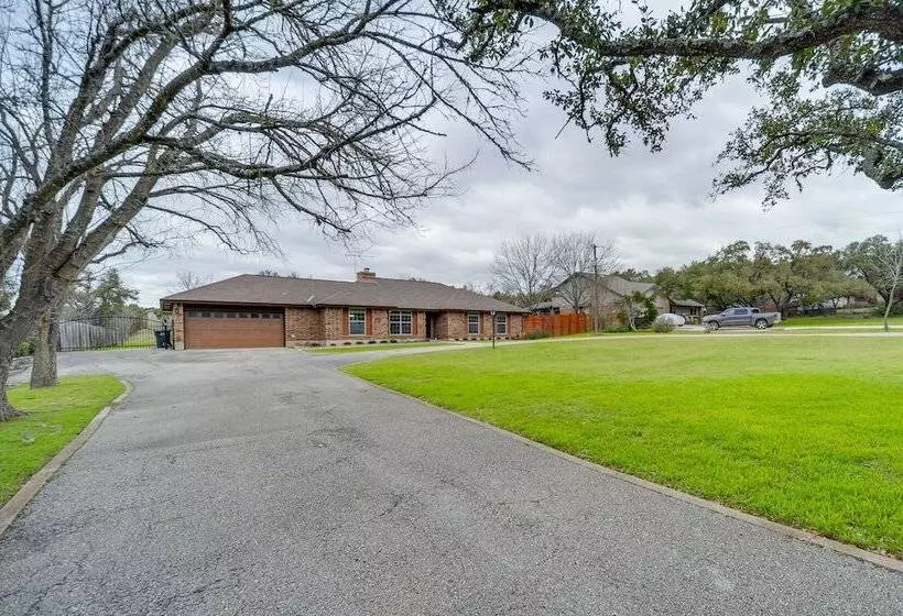 Southwest Austin Home W/ Pool, 13 Mi To Downtown!