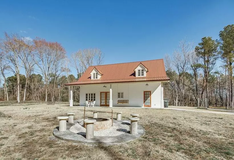Spacious Lexington Home W/ Fire Pit: Hunt & Fish!
