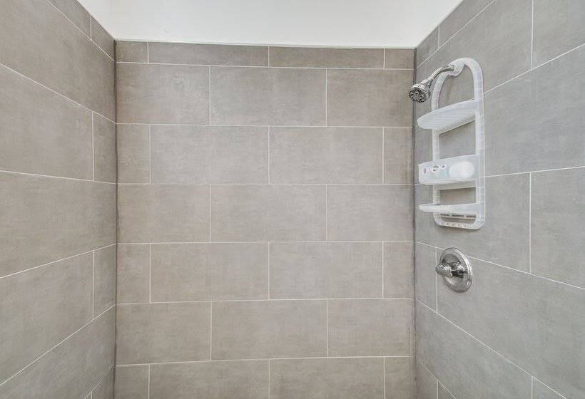 Spacious Lexington Home W/ Fire Pit: Hunt & Fish!