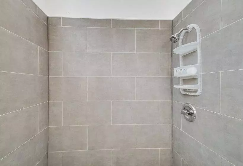 Spacious Lexington Home W/ Fire Pit: Hunt & Fish!