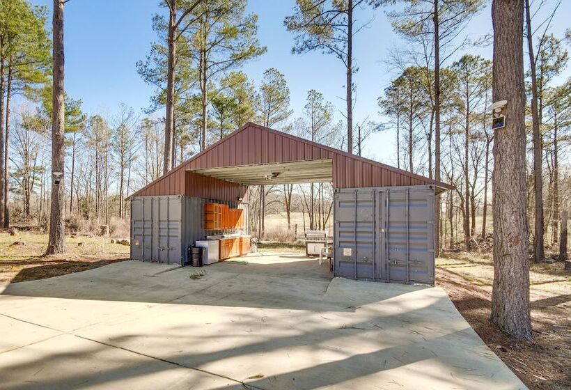 Spacious Lexington Home W/ Fire Pit: Hunt & Fish!