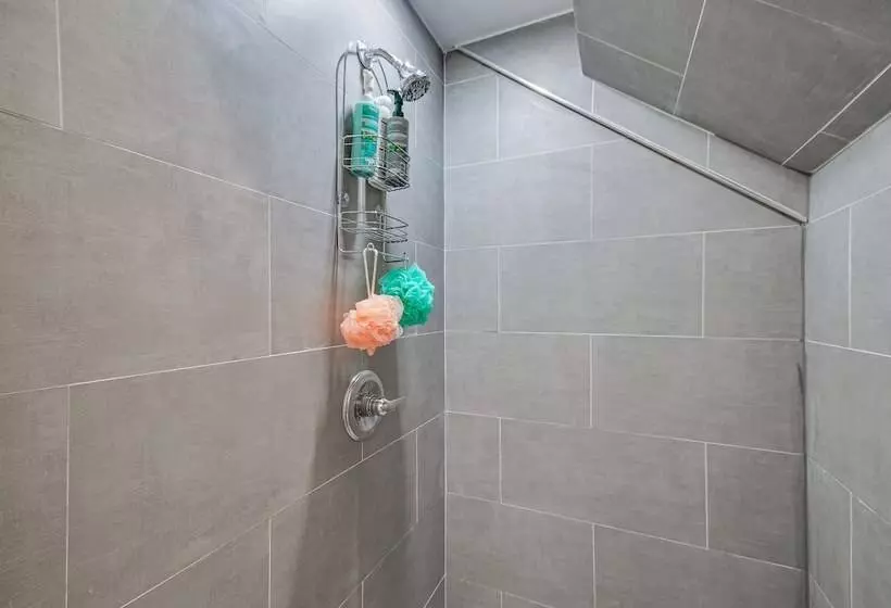 Spacious Lexington Home W/ Fire Pit: Hunt & Fish!