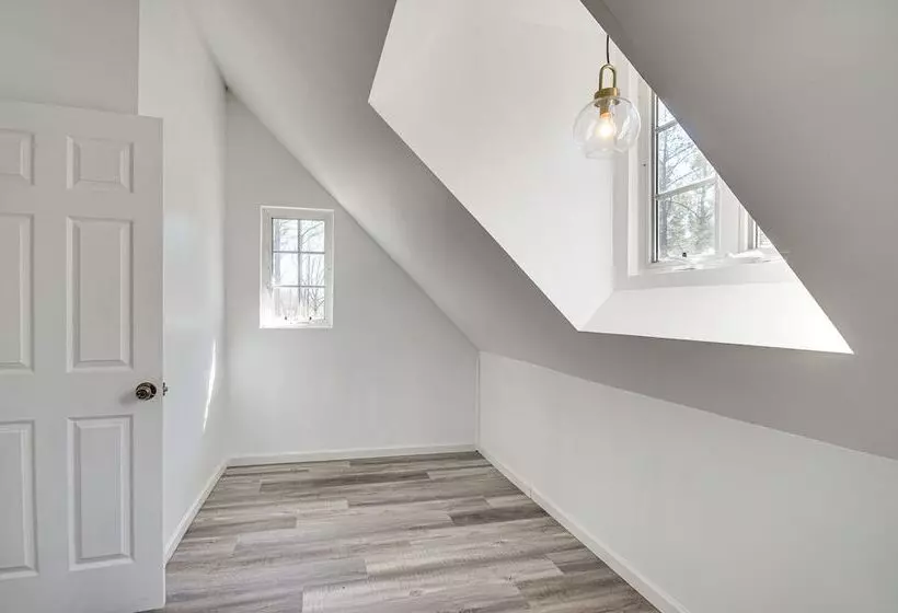 Spacious Lexington Home W/ Fire Pit: Hunt & Fish!