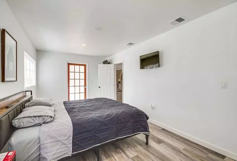 Spacious Lexington Home W/ Fire Pit: Hunt & Fish!