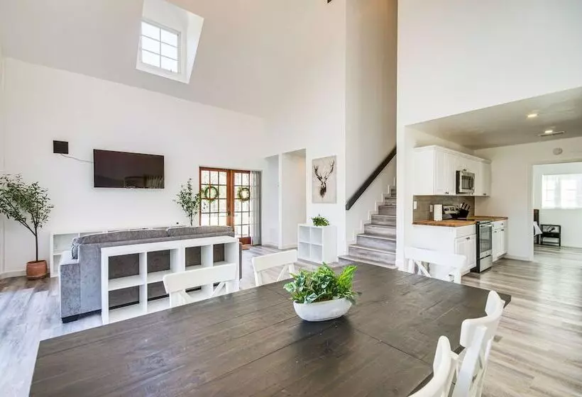 Spacious Lexington Home W/ Fire Pit: Hunt & Fish!