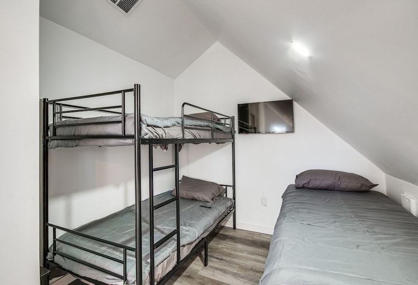 Spacious Lexington Home W/ Fire Pit: Hunt & Fish!