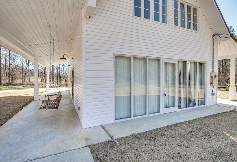 Spacious Lexington Home W/ Fire Pit: Hunt & Fish!