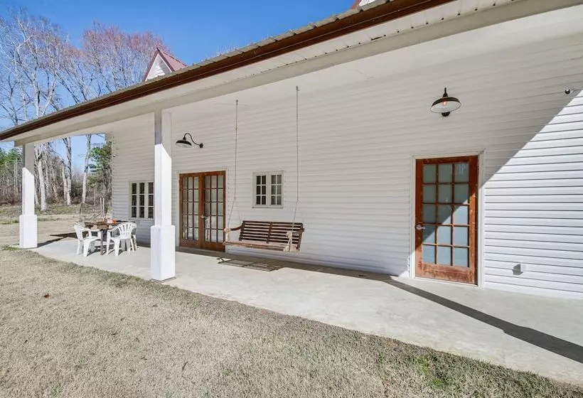 Spacious Lexington Home W/ Fire Pit: Hunt & Fish!