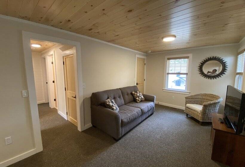 The Pines At Center Harbor