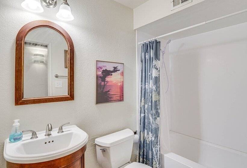 Tucson Home W/ Private Pool   Pets Welcome!