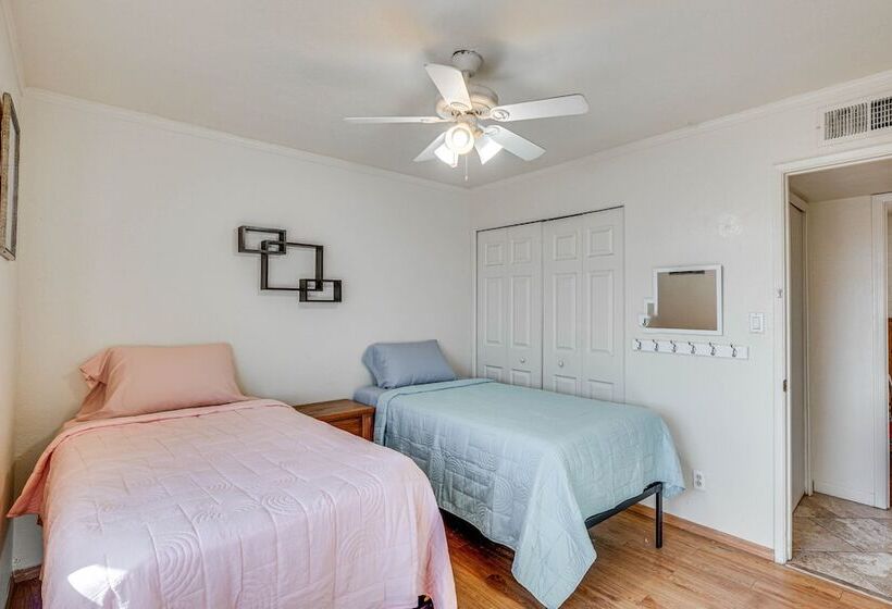 Tucson Home W/ Private Pool   Pets Welcome!