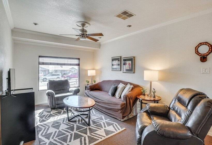 Tucson Home W/ Private Pool   Pets Welcome!