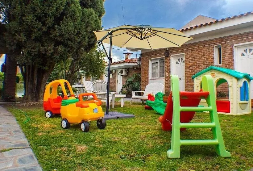 تختخواب و صبحانه Posada Bernie's