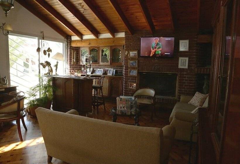 تختخواب و صبحانه Posada Bernie's