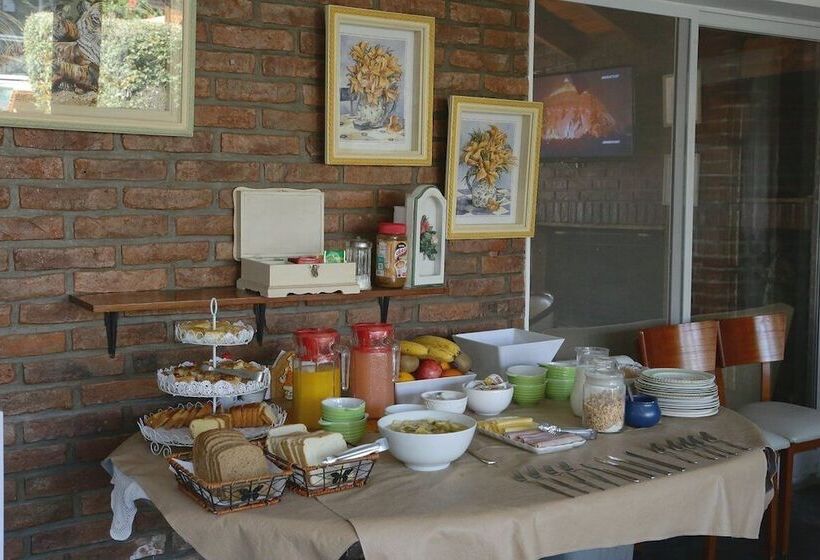 تختخواب و صبحانه Posada Bernie's