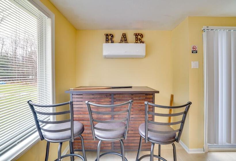 Coolbaugh Township Home W/ Game Room & Backyard!