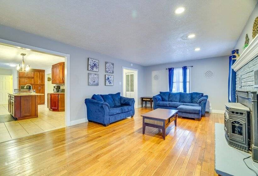 Coolbaugh Township Home W/ Game Room & Backyard!