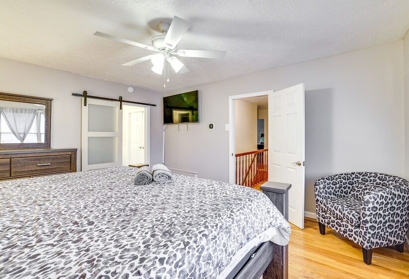 Coolbaugh Township Home W/ Game Room & Backyard!