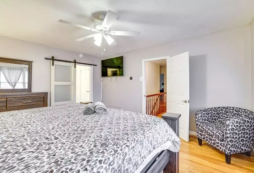 Coolbaugh Township Home W/ Game Room & Backyard!
