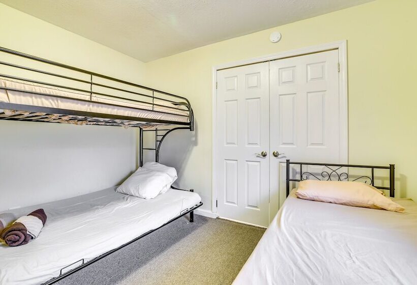 Coolbaugh Township Home W/ Game Room & Backyard!