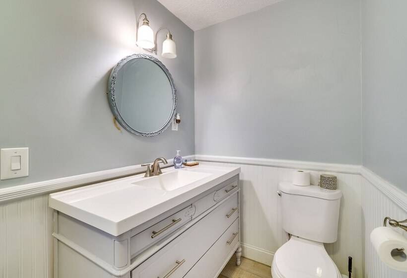 Coolbaugh Township Home W/ Game Room & Backyard!