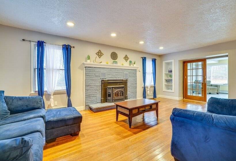 Coolbaugh Township Home W/ Game Room & Backyard!