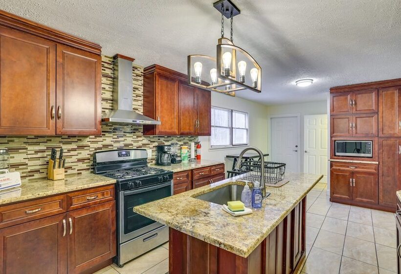 Coolbaugh Township Home W/ Game Room & Backyard!