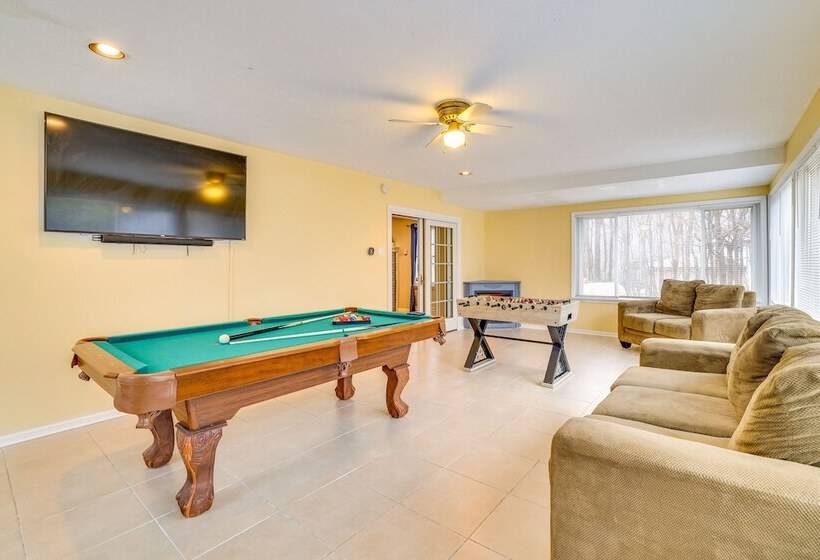 Coolbaugh Township Home W/ Game Room & Backyard!