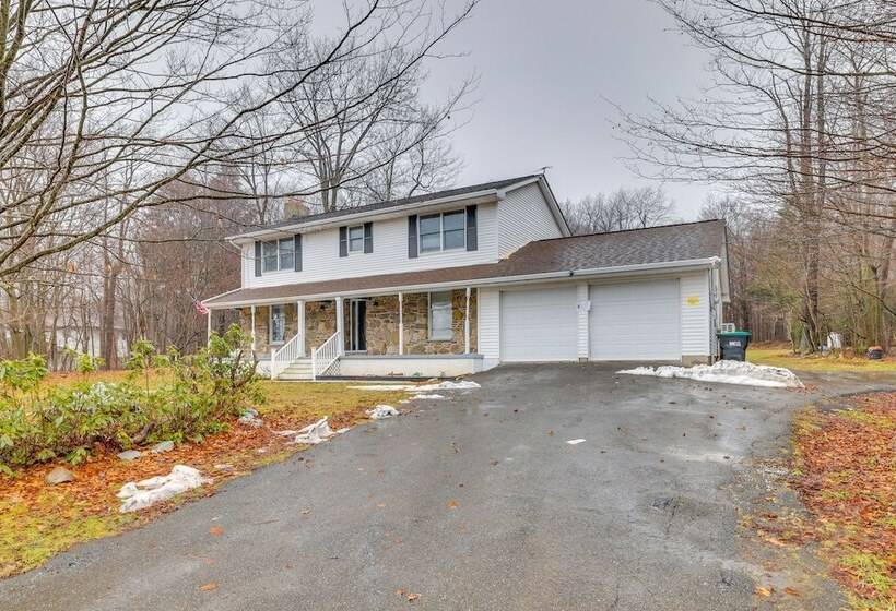 Coolbaugh Township Home W/ Game Room & Backyard!