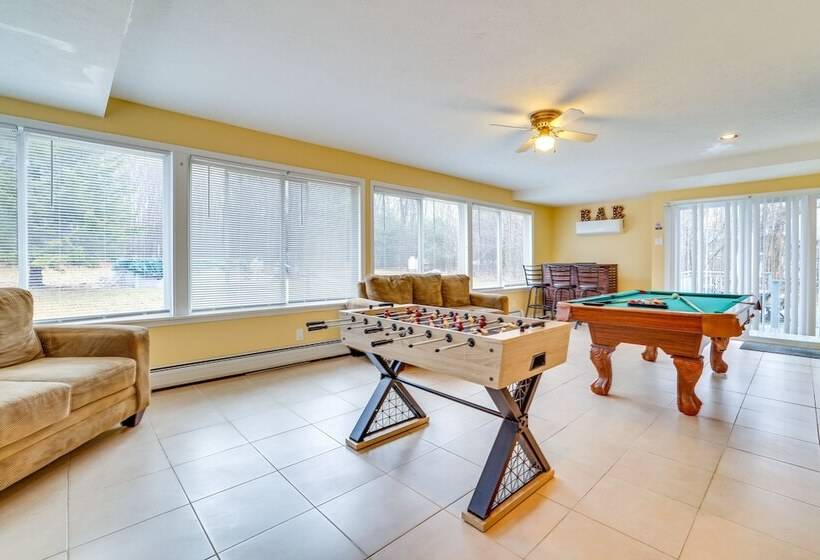 Coolbaugh Township Home W/ Game Room & Backyard!