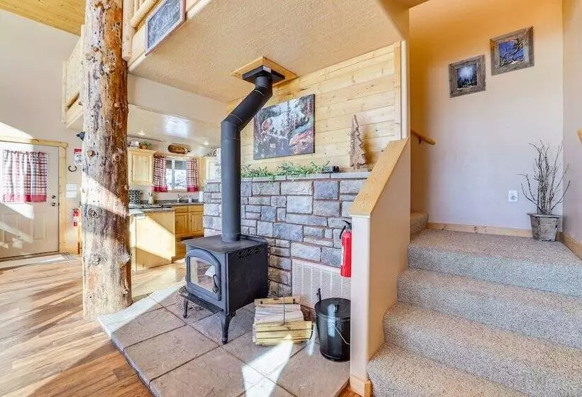 Cozy Duck Creek Village Cabin W/ Hot Tub & Views!