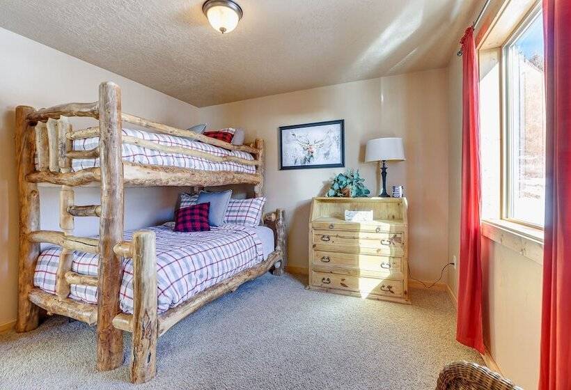 Cozy Duck Creek Village Cabin W/ Hot Tub & Views!