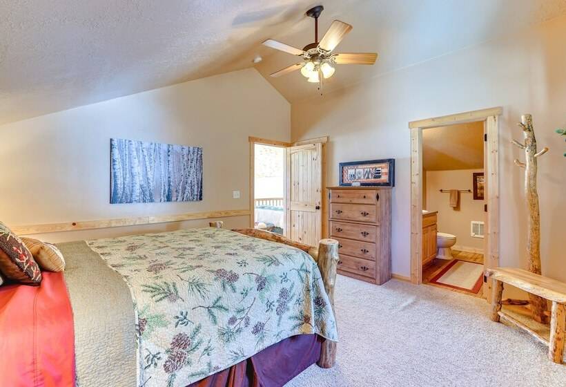 Cozy Duck Creek Village Cabin W/ Hot Tub & Views!