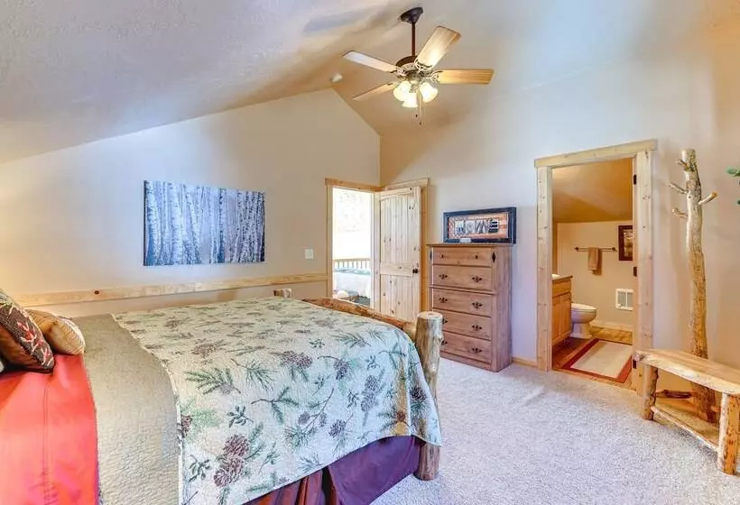 Cozy Duck Creek Village Cabin W/ Hot Tub & Views!