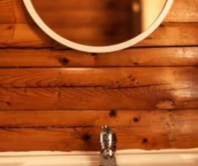 Cozy Mountain 2 Bed Log Cabin