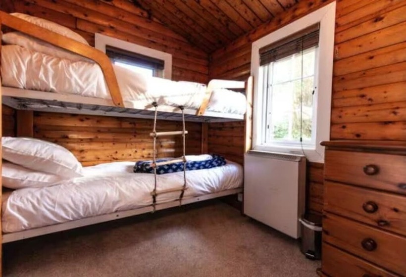 Cozy Mountain 2 Bed Log Cabin