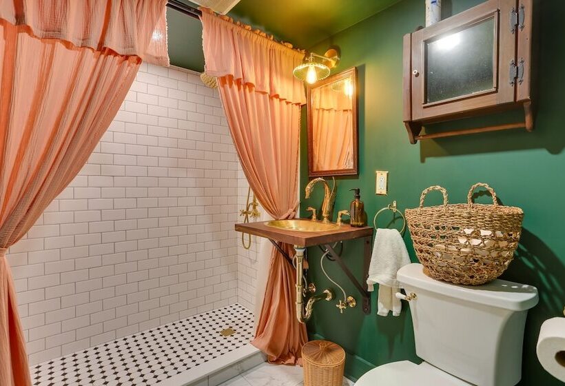 Wantage Getaway W/ Private Pickleball Court!