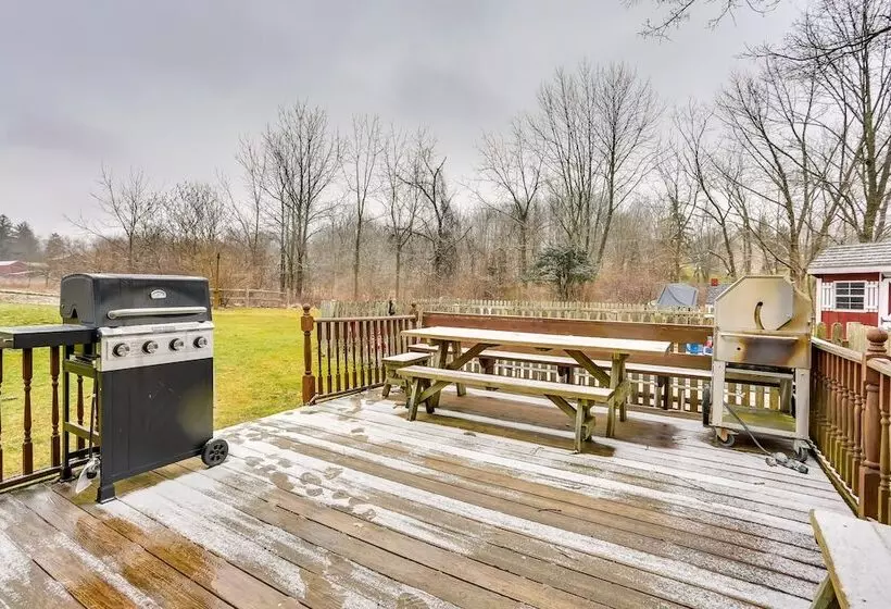 Wantage Getaway W/ Private Pickleball Court!