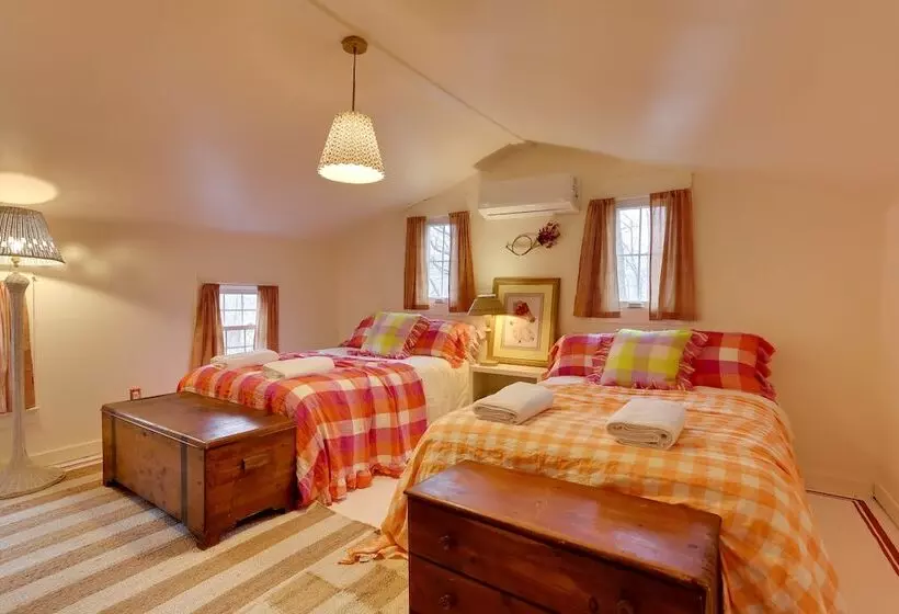 Wantage Getaway W/ Private Pickleball Court!