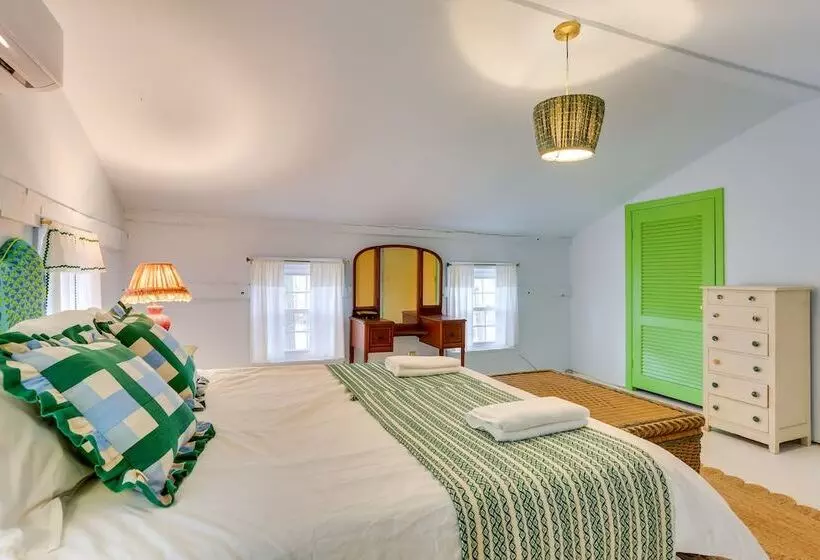 Wantage Getaway W/ Private Pickleball Court!