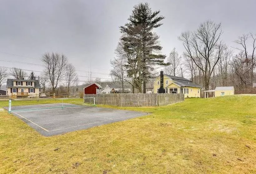 Wantage Getaway W/ Private Pickleball Court!