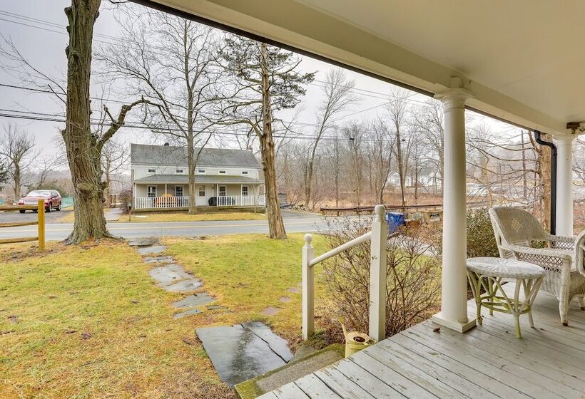 Wantage Getaway W/ Private Pickleball Court!